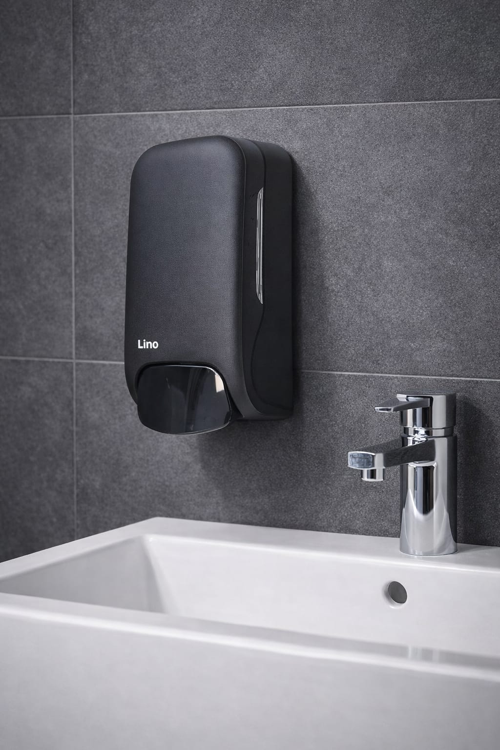 LINO מתקן לסבון ידיים 500 מ״ל שחור