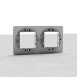 Zweifachrahmen 45-mm-Schalterplatte EU, lackierbar, geeignet für lackierbare Schalterplatten in elegantem Design.