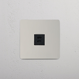 High-Speed-Ladezubehör – auf weißem Hintergrund: Nickel und Schwarz – USB-30-W-Modul