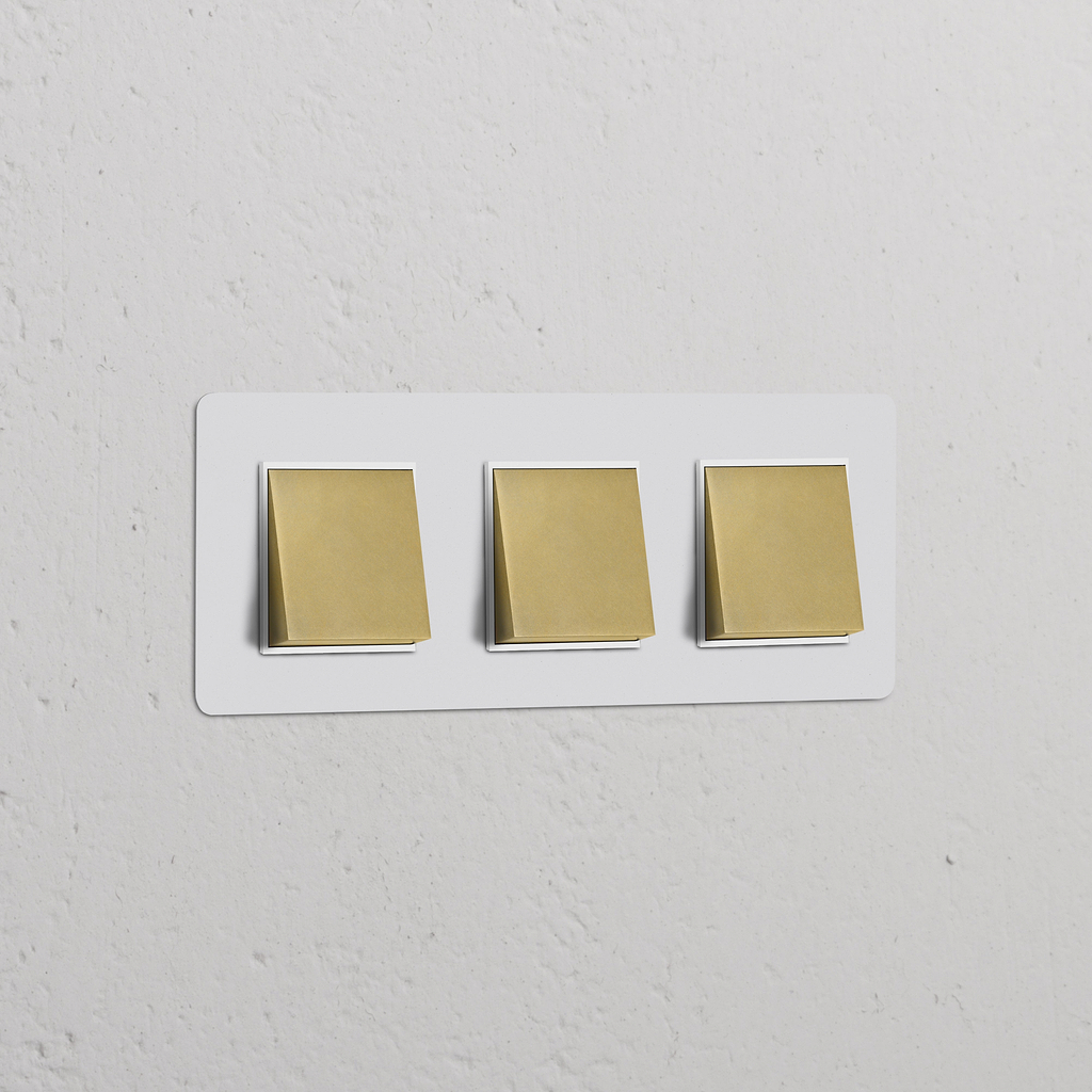 3x Wissel-Wipschakelaarset met Drievoudige Afdekplaat, in overschilderbaar antiek messing met wit, voor lichtschakelaars.