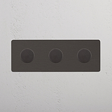 Bronzen drievoudige dimmer schakelaar - moderne oplossing voor instelbare verlichtingsbediening op witte achtergrond
