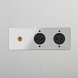 Doorzichtige antieke messing drievoudige afdekplaat met tuimelschakelaar en 2 Schuko type F stopcontacten.