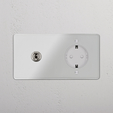 Tuimelschakelaar & Rond Schuko Type F Stopcontact op een Dubbele Afdekplaat, solide nikkel met wit inzetstuk.