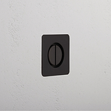Regent Inbouw WC-sleuf - Brons, elegant bronzen badkamerbeslagaccessoire voor inbouwmontage.