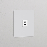 USB-C 30W Voedingsmodule (Enkele Afdekplaat) in Beschilderbaar Wit, een enkel USB-C stopcontact voor connectiviteit.