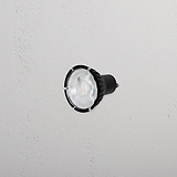 Chester 50mm GU10 LED Lamp 10°, zwart, afgebeeld in een plafondspot.