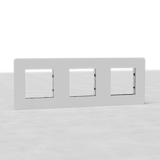 EU Beschilderbare Afdekplaten: Drievoudige afdekplaat voor 3x 45mm module, beschilderbaar en wit op lichtgrijze achtergrond.