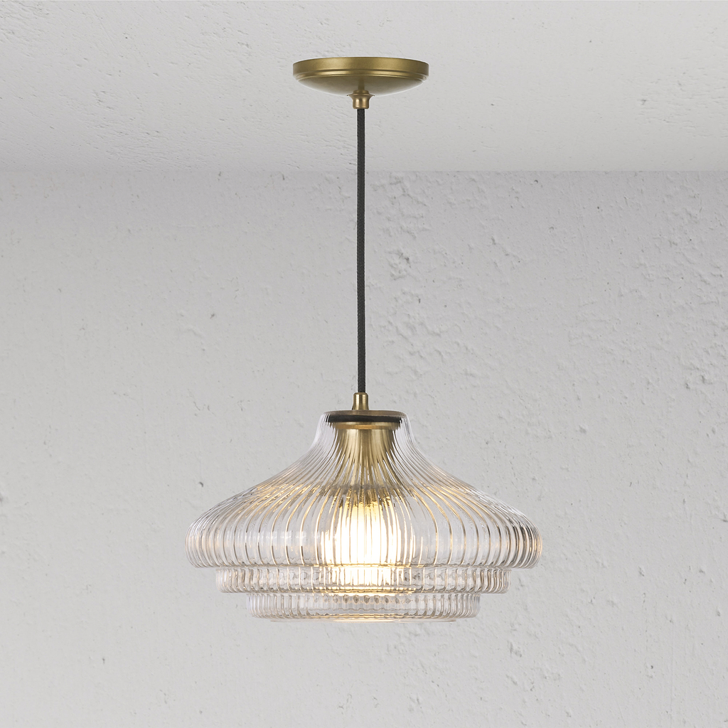 Brookfield Medium Hanglamp Geribbeld Glas, geribbelde glazen hanglamp met Antiek Messing afwerking.
