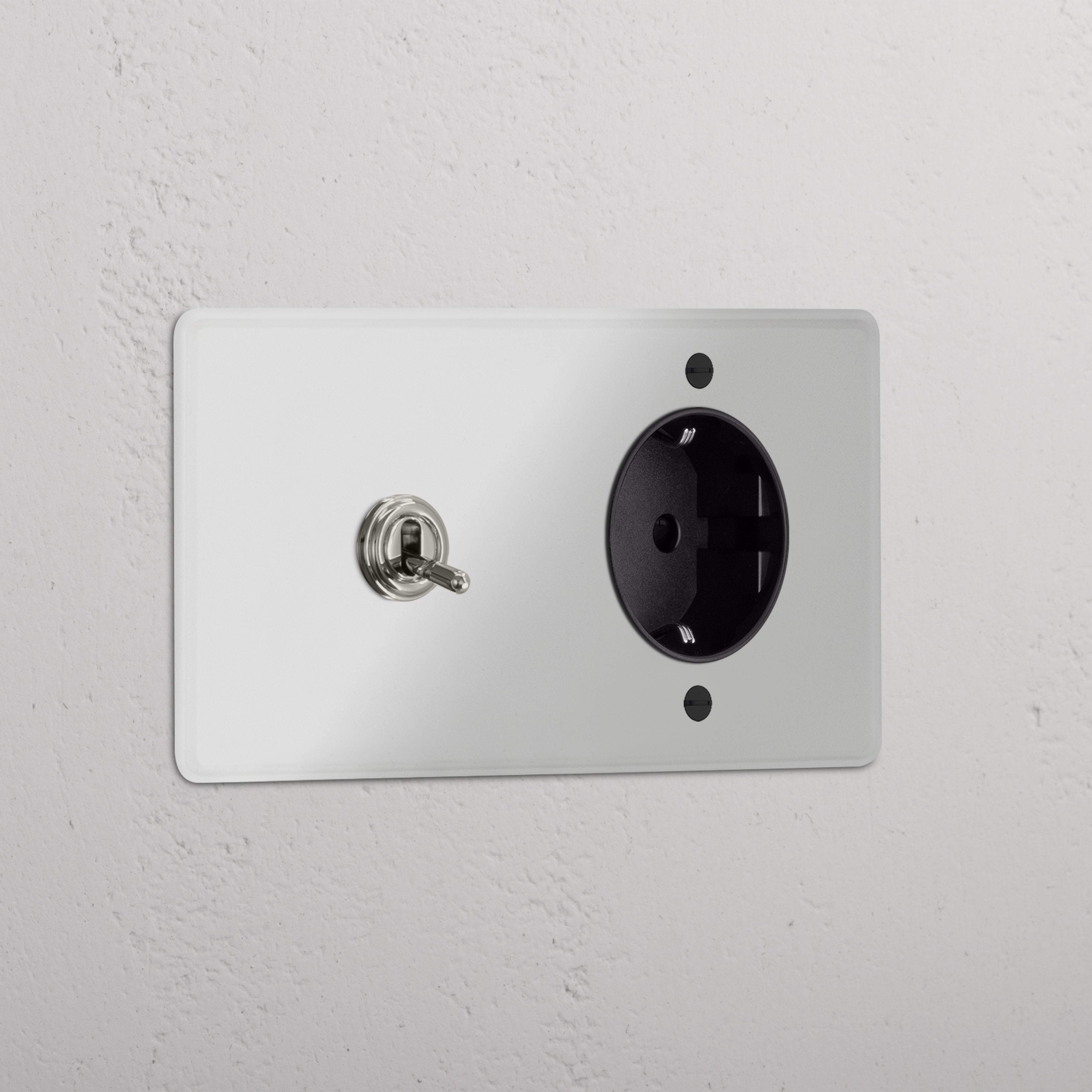 Tuimelschakelaar & Rond Schuko Type F Stopcontact (Dubbele Afdekplaat) - Doorzichtig Gepolijst Nikkel (Zwart Inzetstuk)