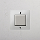 Functionele enkele tuimelschakelaar in doorzichtig Gepolijst Nikkel Zwart - eenvoudig accessoire voor lichtbeheer op witte achtergrond