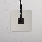 Sortie de Câble (Plaque Simple) en Nickel Poli avec insert noir, conçue pour les prises à plaque simple.