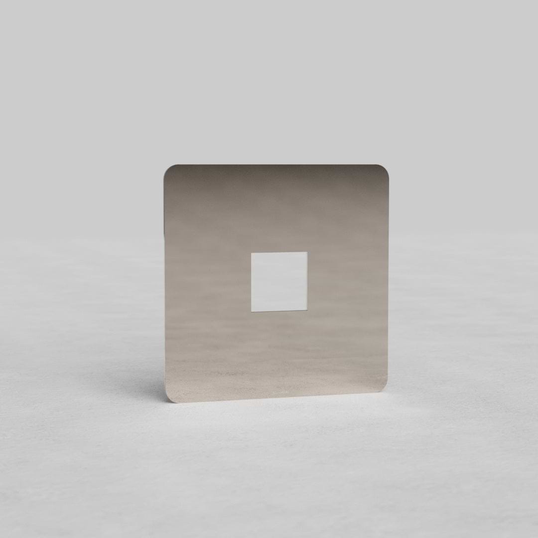 Keystone-Rahmen – Poliertes Nickel – EU – Minimalistische Lichtsteuerungslösung
