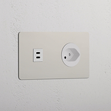USB-C-Anschluss (30 W) + Schweizer Steckdoseneinsatz (Typ J) rund je 1x in Zweifachrahmen – Poliertes Nickel + Weiss