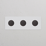 Dreifachrahmen mit 3x Mehrpunkt-Dimmerschalter, lackierbar, Bronze-Option; Drei Schalter horizontal angeordnet.