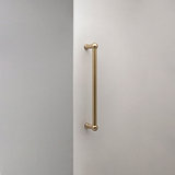 Antikes Messing Harper Stoßgriff 1x 320 mm – auf weißem Hintergrund