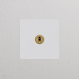 Tastschalter mit Kipphebel im Einfachrahmen – Lackierbar, Antikes Messing-Finish, verbindet antiken mit modernem Stil.