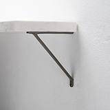 Brixton Regalhalterung (150 mm) in Bronze, konzipiert für die elegante und langlebige Halterung von Wandregalen.