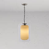 Elegante zylindrische Pendelleuchte mit geripptem Schirm, an einer Kette hängend.