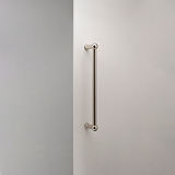 Poliertes Nickel Harper Stoßgriff 1x 320 mm – auf weißem Hintergrund