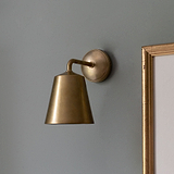 Aplique de pared - Latón sólido con acabado en latón antiguo sobre pared