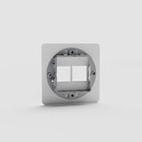 Placa de interruptor doble individual Keystone EU en traslúcido y negro, herramienta sencilla para control de la luz, sobre fondo blanco