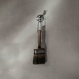 'Gancho Hyde - Níquel pulido', elegante gancho niquelado para colgar objetos, diseño elegante y moderno.