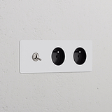 Plaque murale double avec deux prises noires Type E et un interrupteur à bascule en nickel poli pour Prises & Modules Triple.