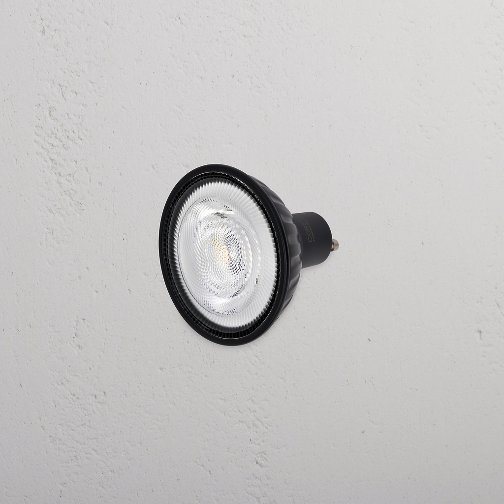 Ampoule noire 70mm LED Arthur GU10 24° pour un éclairage focalisé en intérieur.