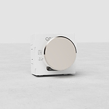 Mécanisme Variateur Multidirectionnel UE en nickel poli, avec grand bouton circulaire sur la face avant.