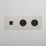 Prises sur Plaque Triple avec deux prises type E, port USB-C 30W, finition Nickel Poli, Insert Noir.