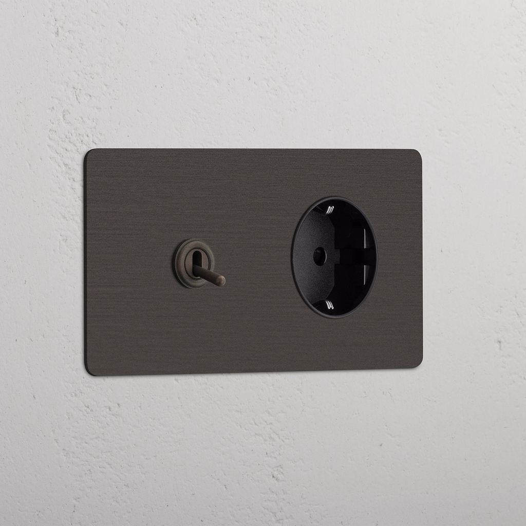 Doppio Modulo Levetta & Schuko Tondo - Bronzo Nero