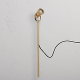 Projetor de solo Cambridge LatÃƒÂ£o Antigo para exterior, com acabamento dourado e design elegante contemporÃƒÂ¢neo.