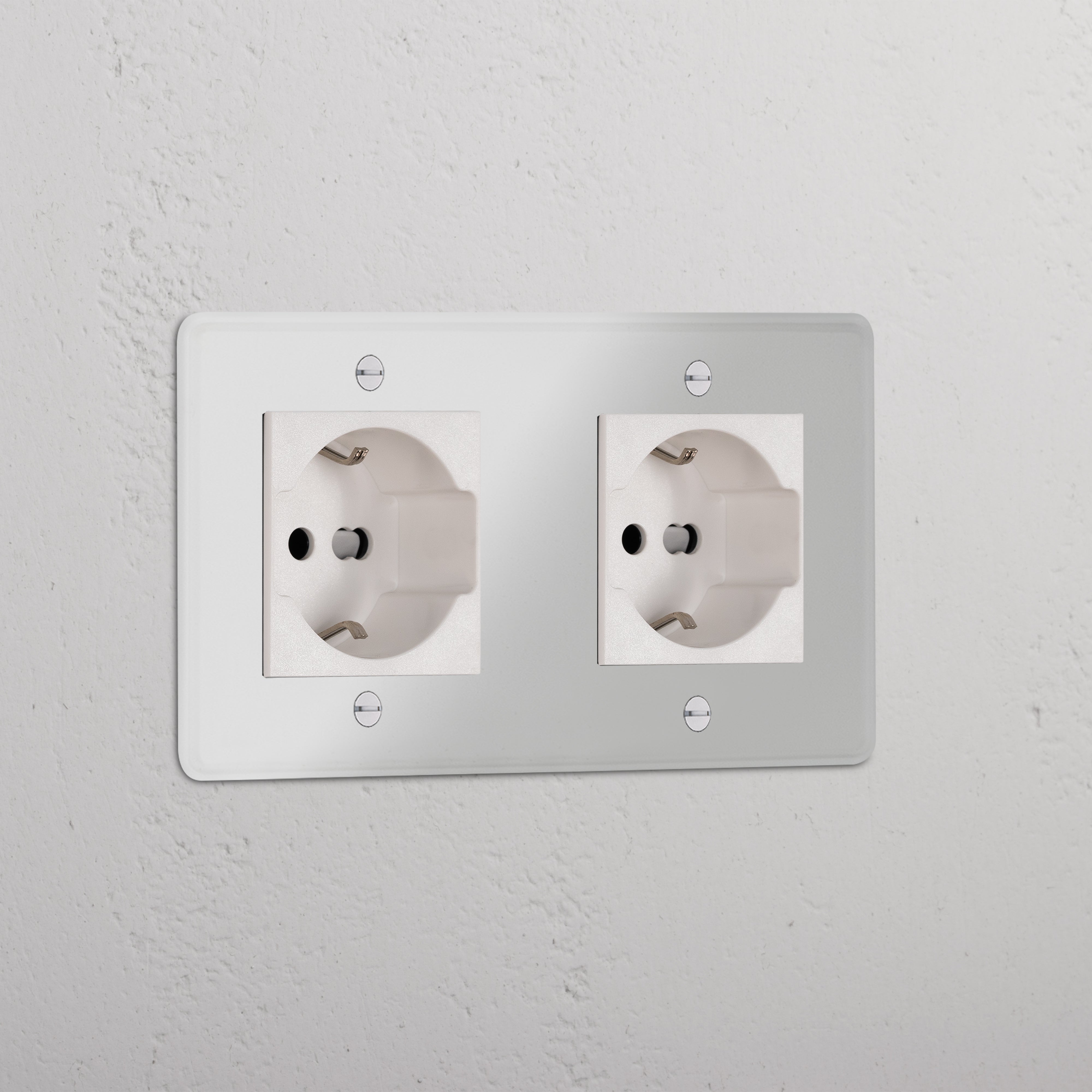 Double 2x Schuko/Bipasso Module in clear white, designed for double sockets and modules with a sleek finish.