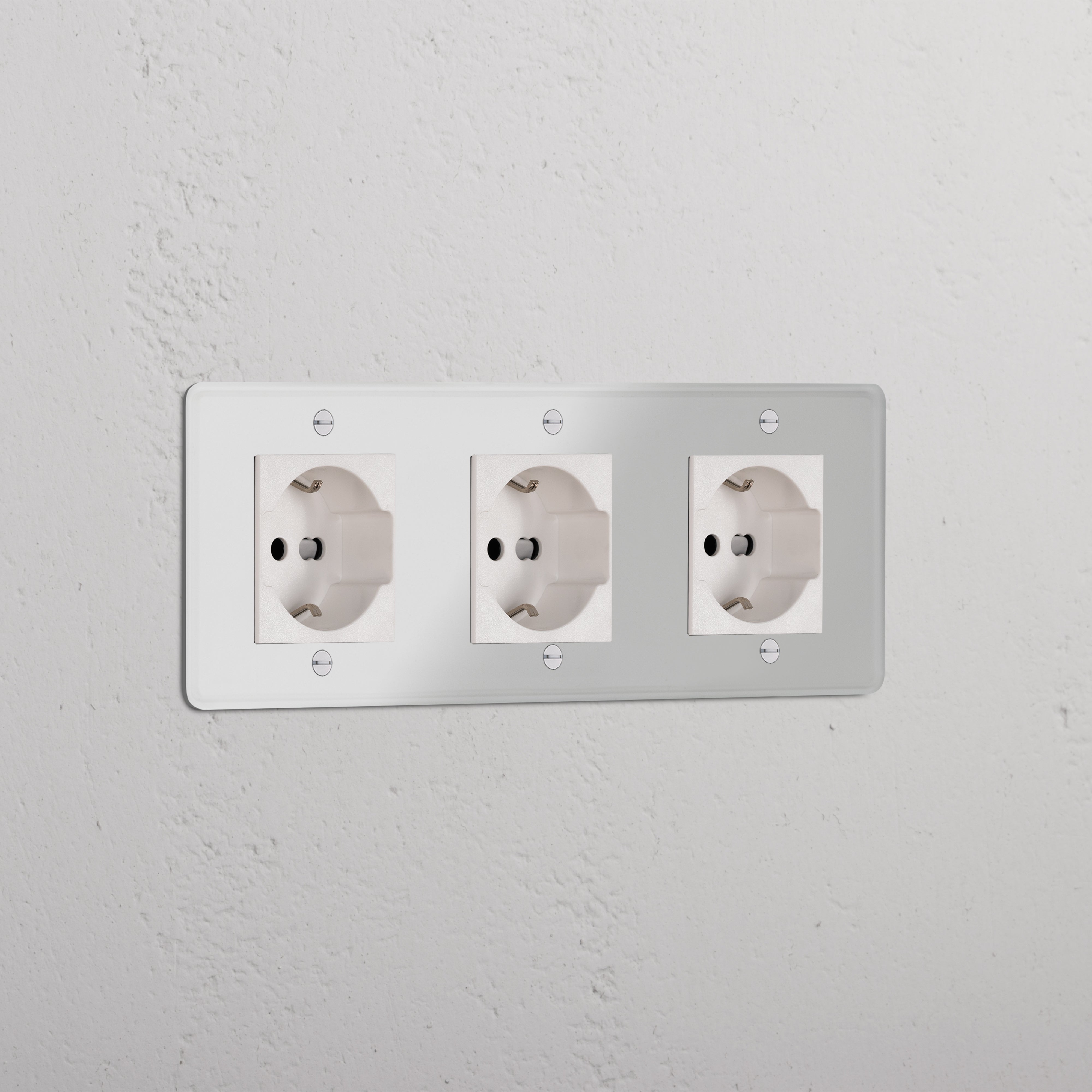 Triple 3x Schuko/Bipasso Module in clear white, featuring three integrated sockets for electrical outlets.