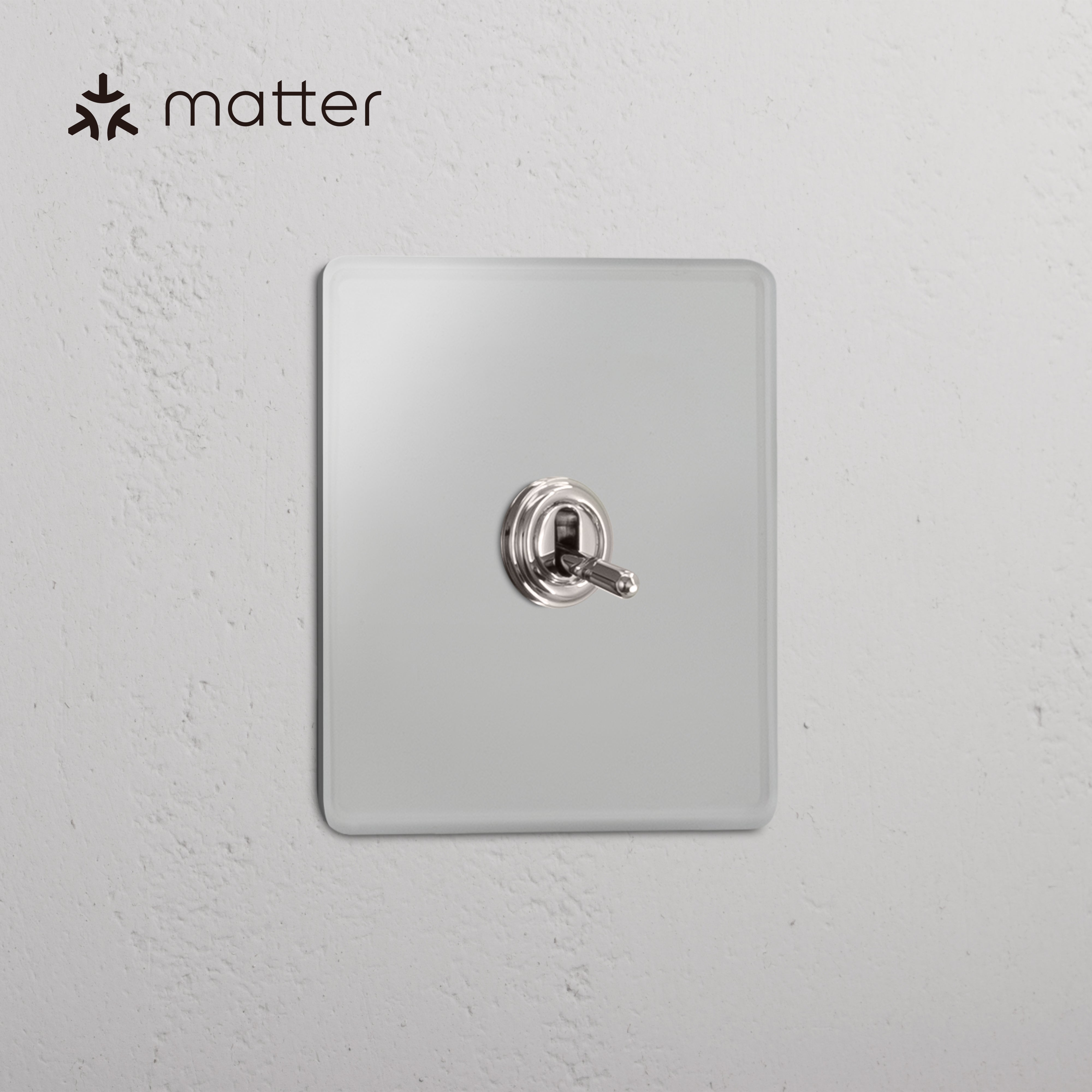Single Smart Retractive Toggle Switch – Clear Polished Nickel