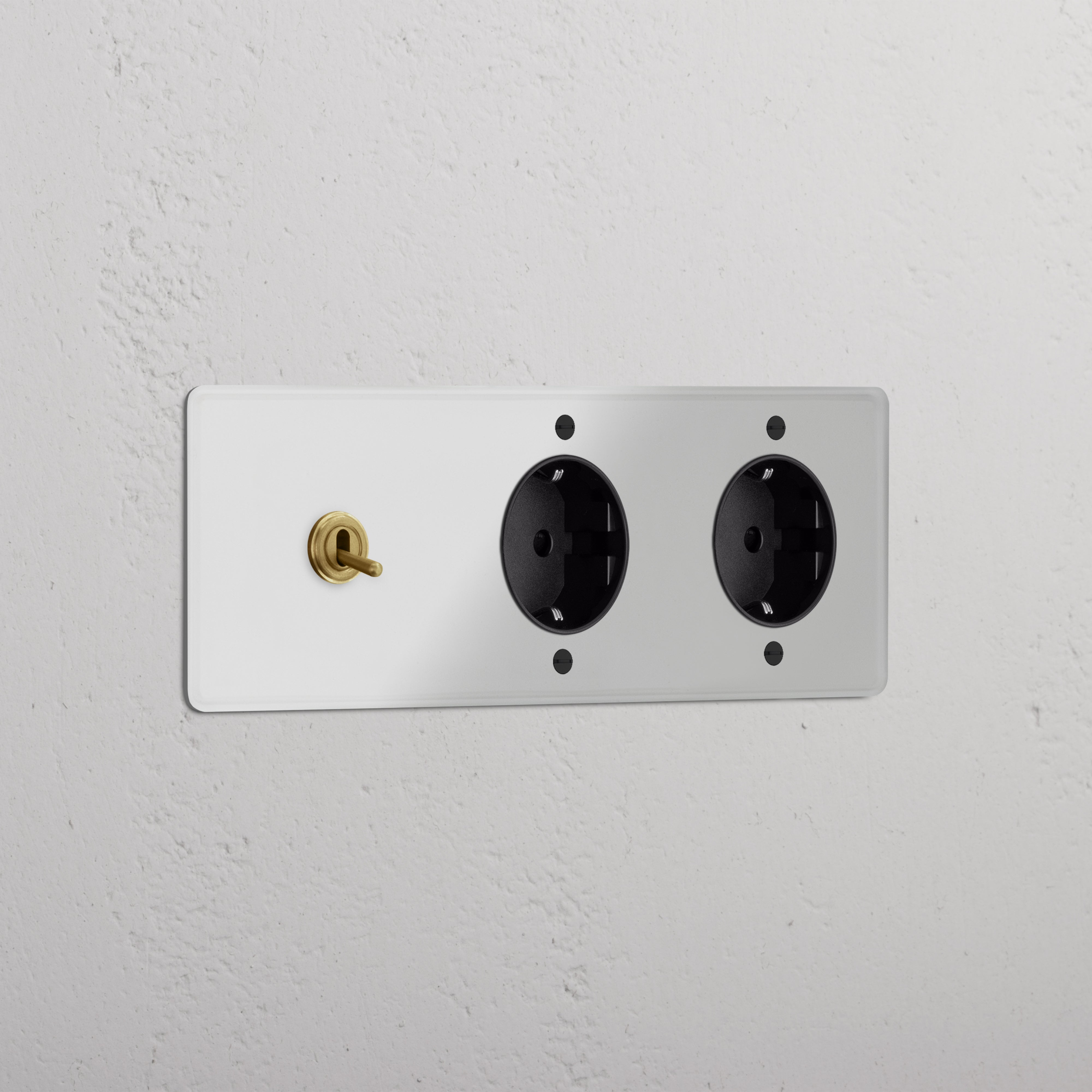 Triple Toggle & 2x Schuko Module Round - Clear Antique Brass Black 