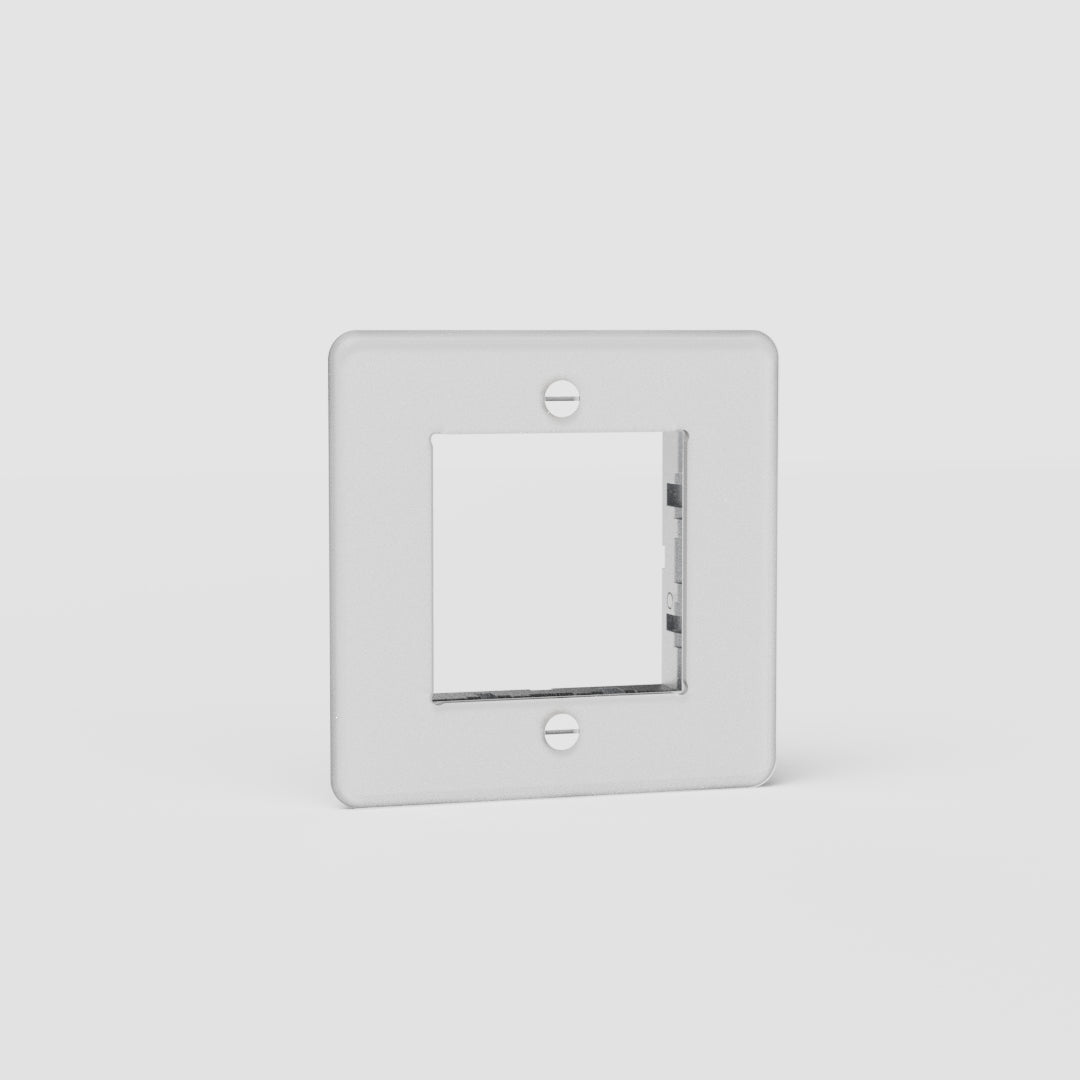 Single 45mm Switch Plate EU in Clear White - Essential Switch Accessory