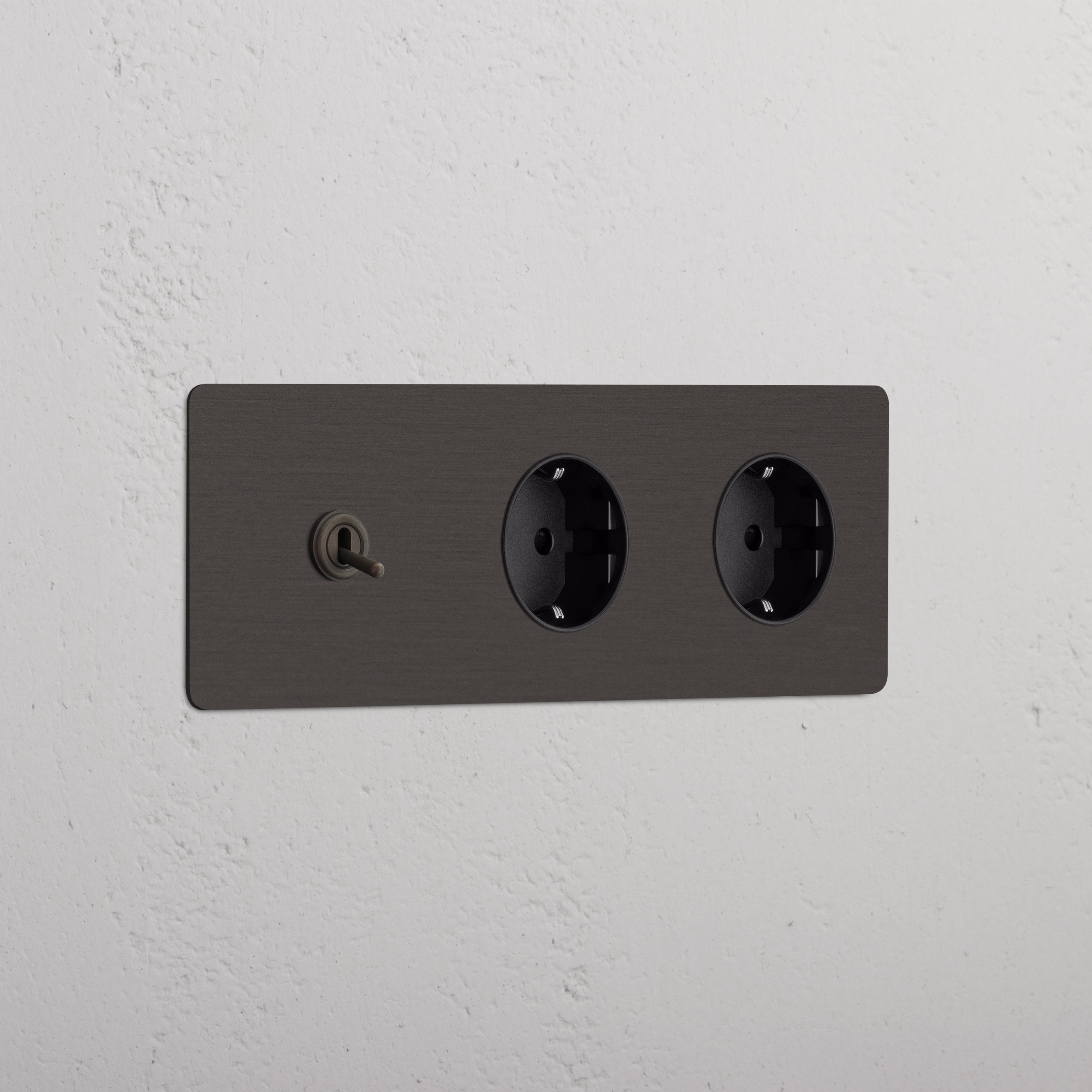 Triple Toggle & 2x Schuko Module Round - Bronze Black 