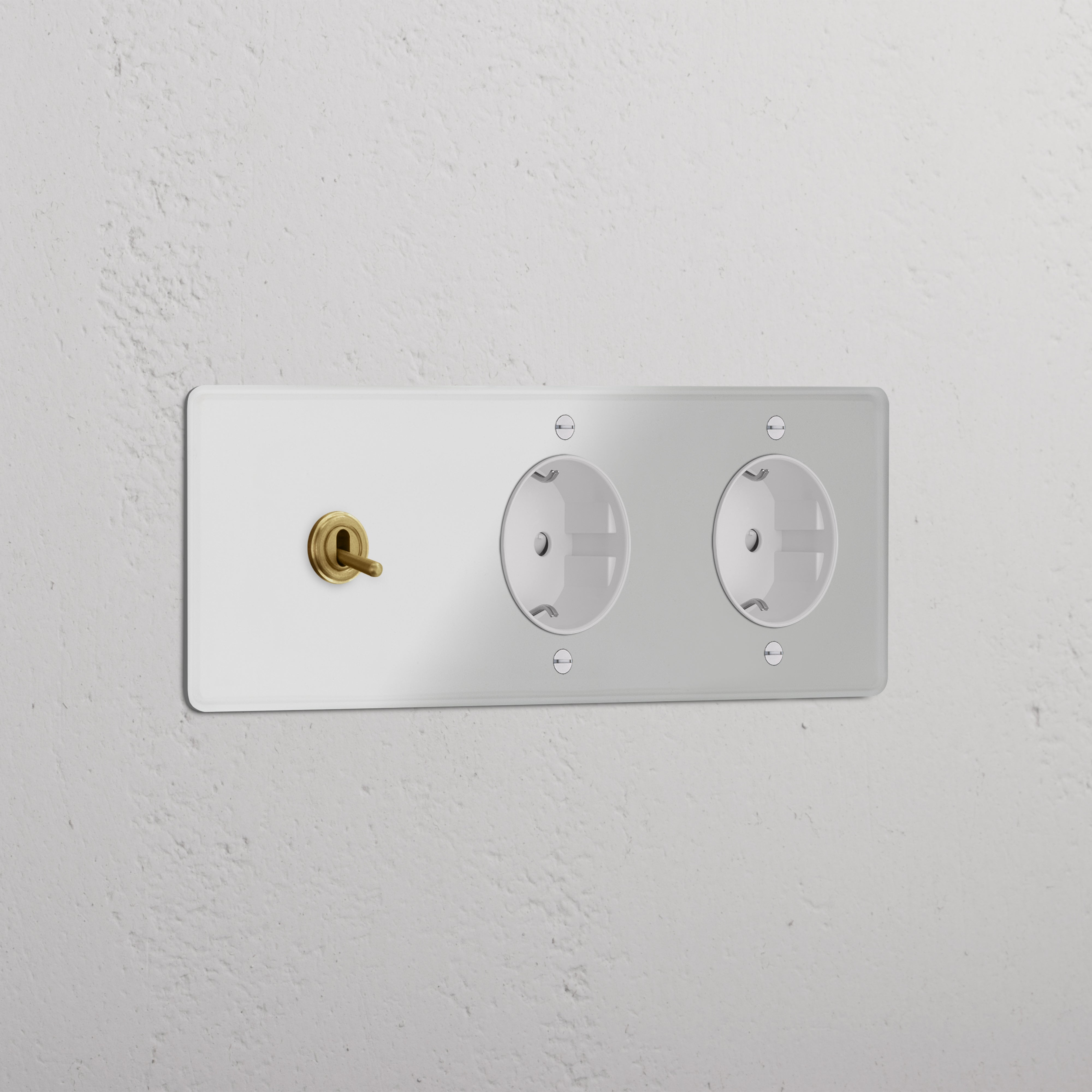 Triple Toggle & 2x Schuko Module Round - Clear Antique Brass White 