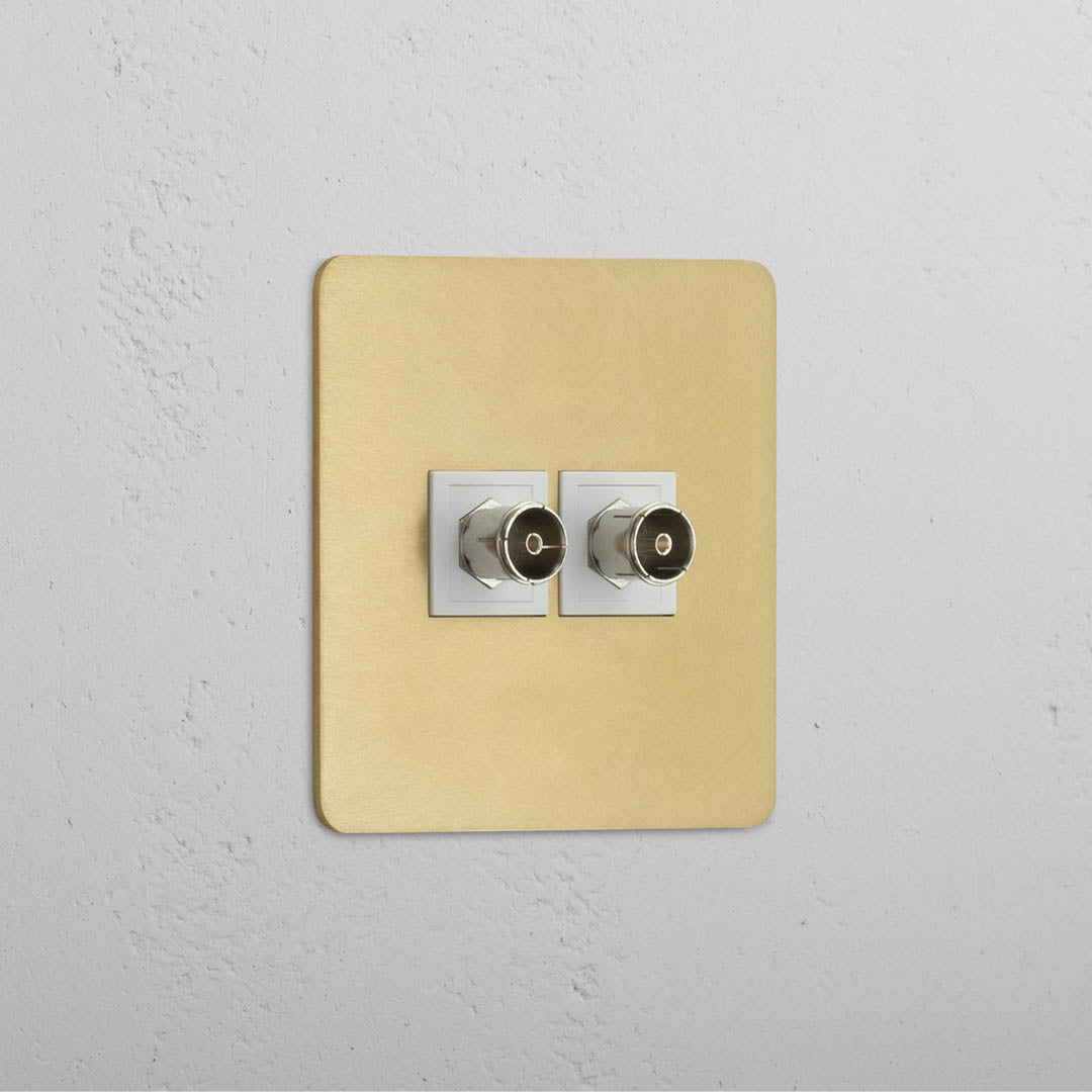 Single TV Module in 2x Antique Brass White Design - Optimal Signal Reception