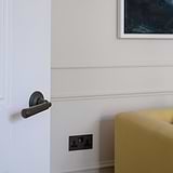 Puxador de porta Digby (com mola) – Bronze