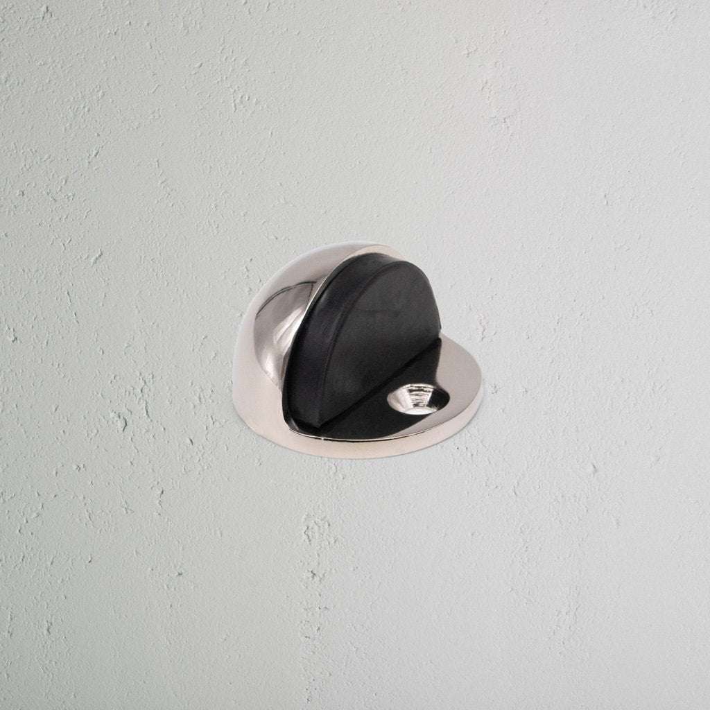 Batente de porta em meia-lua Níquel Polido em fundo branco