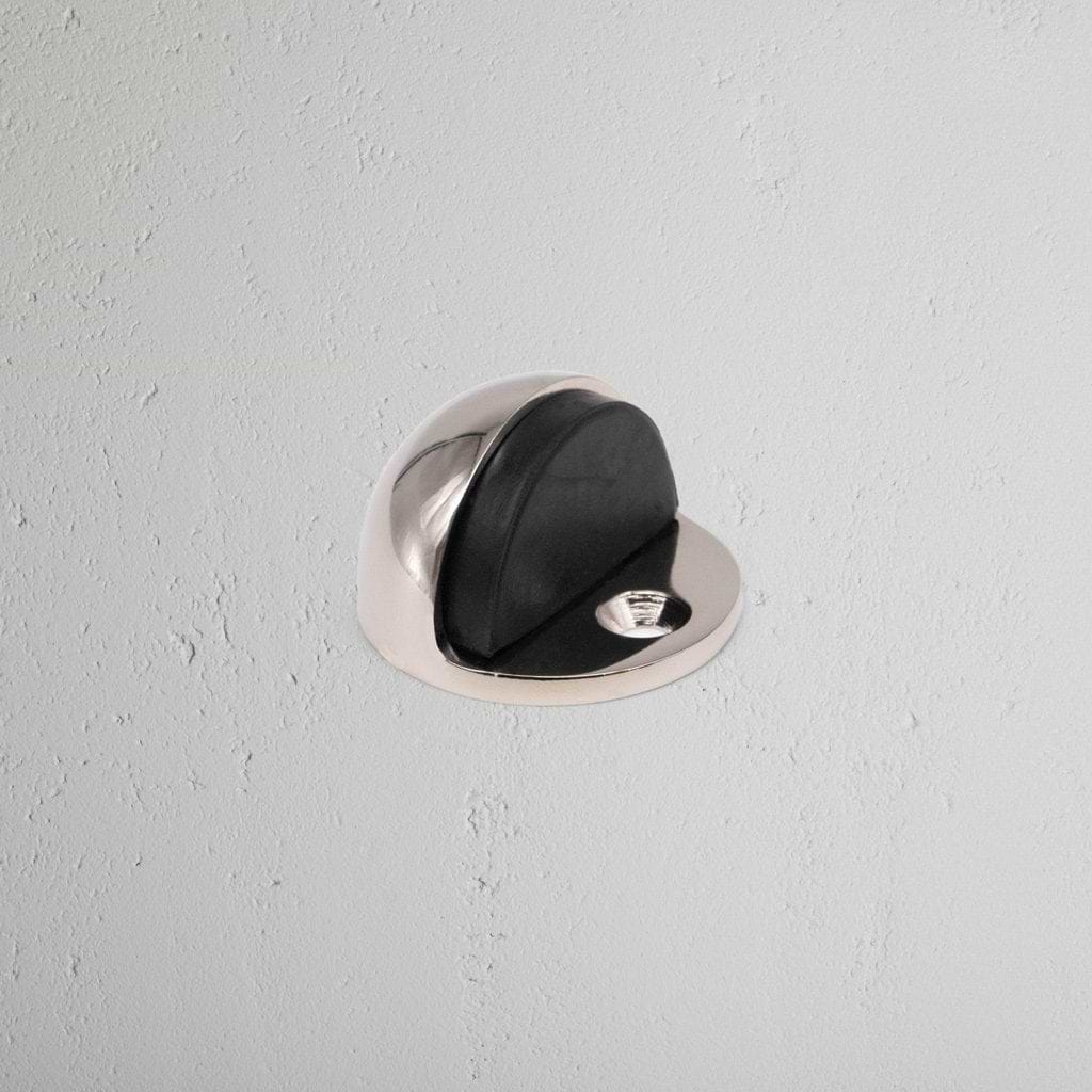 Batente de porta em meia-lua Níquel Polido em fundo branco