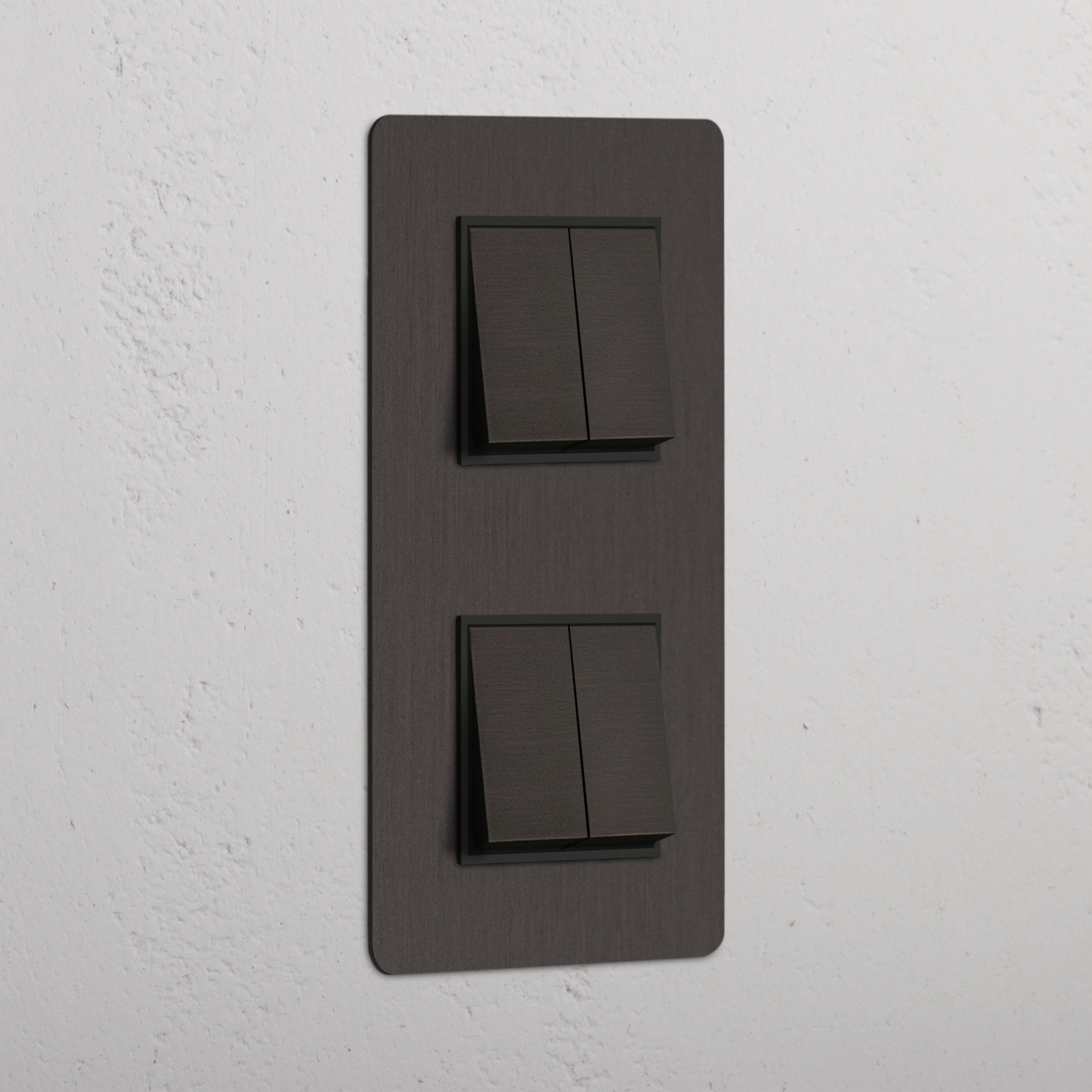 Interruptor basculante duplo vertical de alta capacidade em Bronze Preto com 4 posições - Detalhe da casa avançado