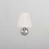 Aplique pequeno Malvern em Branco Alabastro de frente