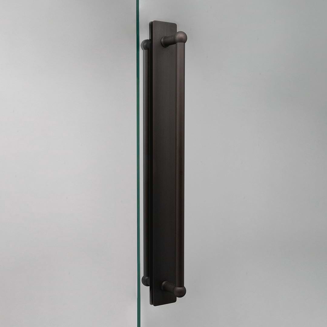 Puxador de porta duplo com espelho Harper Bronze 50 cm em fundo branco