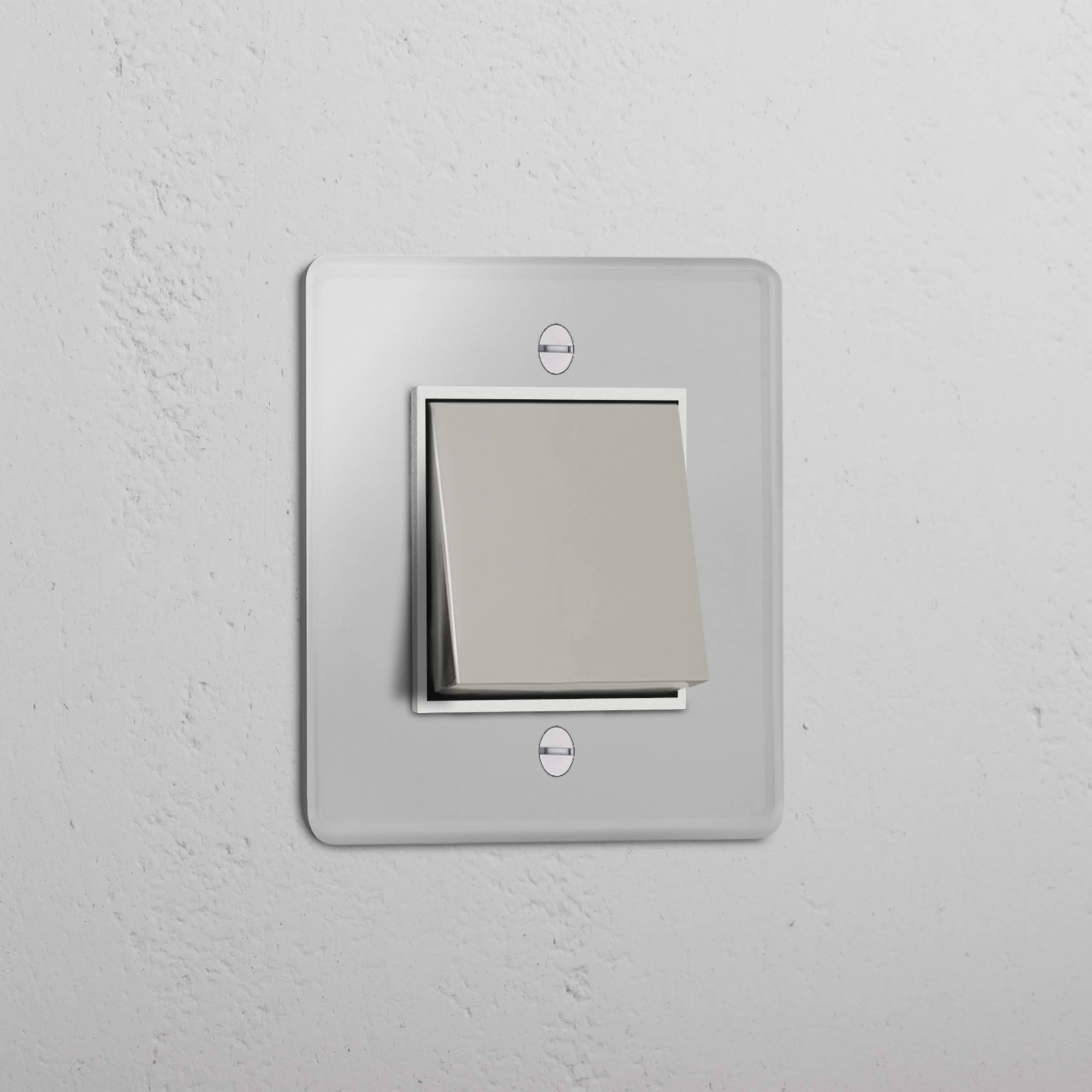 Sofisticado interruptor basculante individual em Níquel Polido Transparente Branco - Acessório de controlo de luz otimizado