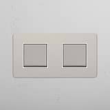 Interruptor de controlo de luz duplo: Interruptor basculante 2x duplo Níquel Polido Branco em fundo branco