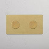 Interruptor regulador duplo sofisticado em design Latão Antigo em fundo branco