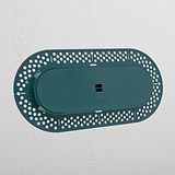 Perfil de remate de saída tripla de alta capacidade: Perfil para alvenaria tripla de 9 mm em fundo branco